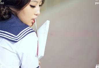 爱丝白丝裤高清组合：一场视觉与想象的百变套图之旅