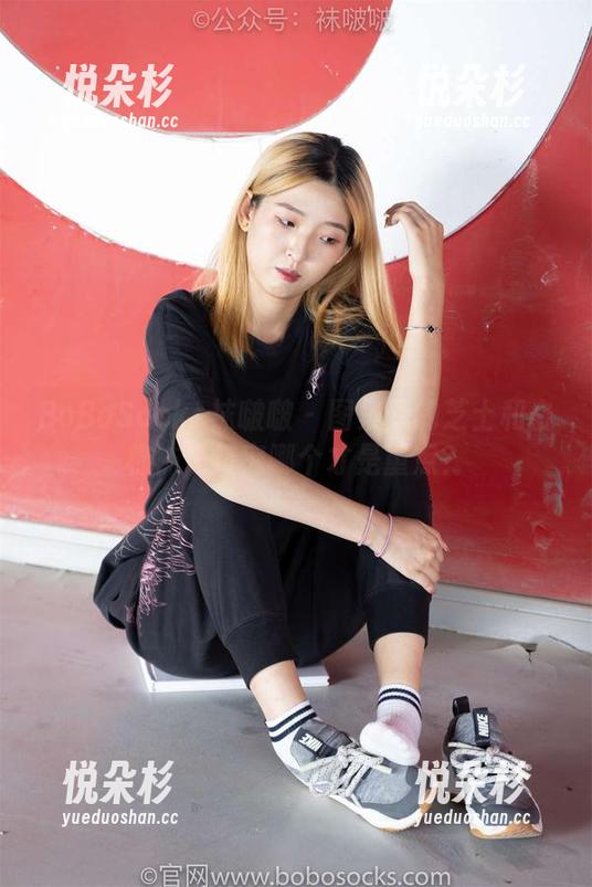 BoBoSocks袜啵啵 - 图集里的芝士和白棉袜，终究哪个才是重点？