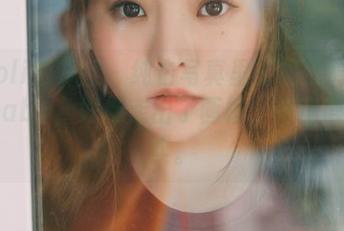 BoLoli菠萝社 – 纯白写真里的柳侑绮Sevenbaby，好像走出了画框，高清得不真实。