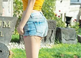 IMiss爱蜜社 – 杨紫嫣Cynthia：你说她是学妹，其实是个让人羡慕的资源！