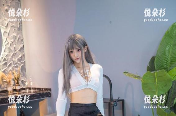 Luisa_零纱 图库里藏着什么?Luisa_零纱的浴缸黑丝分享,看了就不想走开!