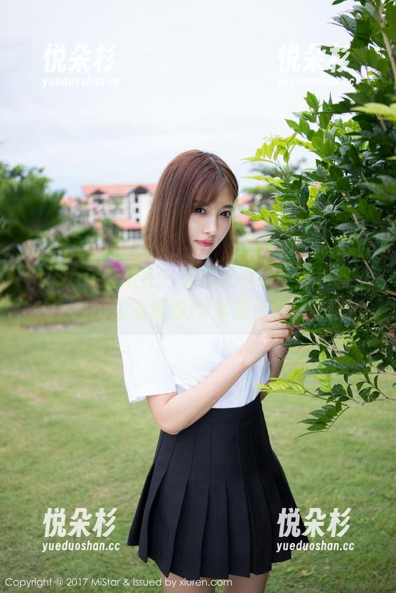 MiStar魅妍社 - 轻松又不失一丝色调，FoxYini孟狐狸的JK看图片就想搭配！
