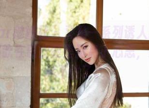 MiStar魅妍社 – 又是一系列诱人的图片，舞媚歆在职业装里那点小心思，好像都藏不住了。