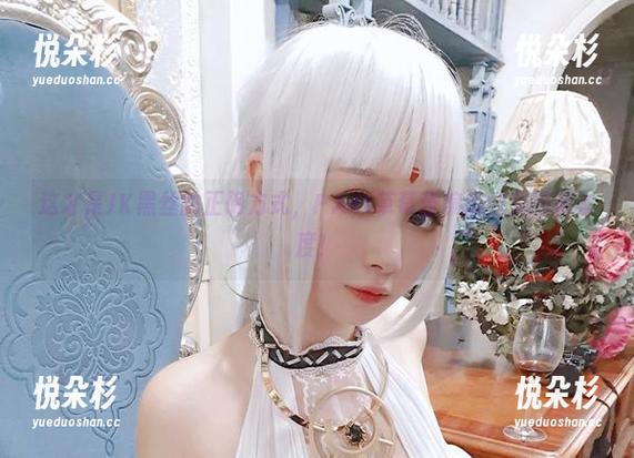 这才是JK黑丝的正确方式，PAKI草莓酱编辑的美图新态度！