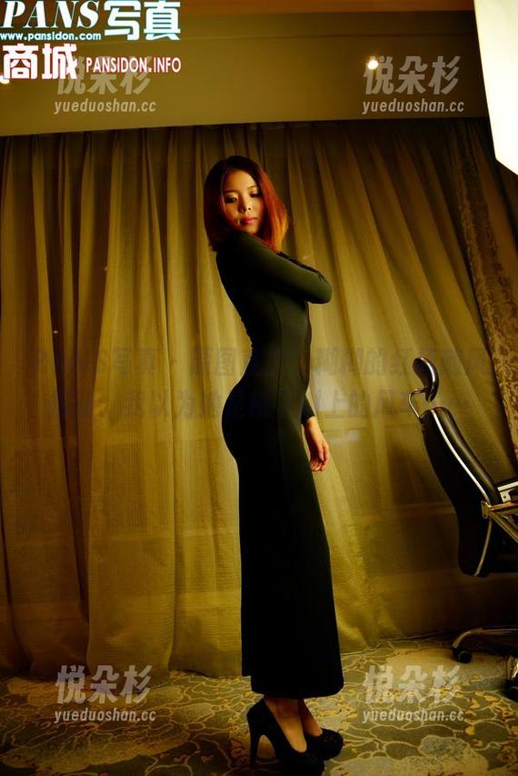 PANS写真 - 原图直击，糊糊的红裙随风摆动，我以为她是楼下树上的风车……