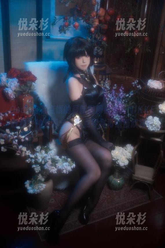 Quan冉有点饿的最新图册必看：NIKKE胜利女神爱丽丝，来点零食再慢慢欣赏吧！