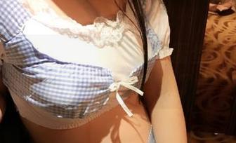 大家注意了！ROSI的高清蕾丝底裤，这裸露的美感吓到我了…