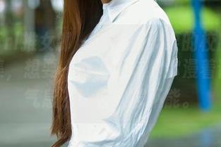 TuiGirl推女郎 – 这版艾栗栗的校服与美图合集，想要一遍遍回味，弥漫着青涩的气息，让人欲罢不能。