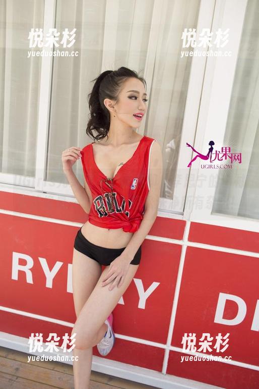 UGirls尤果网 - 更新在即，李思宁的白衬衫就像是一道清流，轻松洗净所有杂念！
