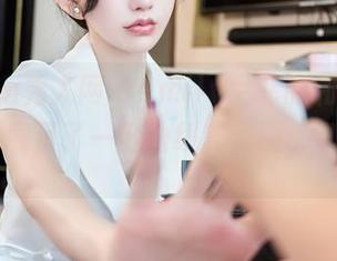 Xiuren秀人网 – Emily尹菲的和服原图，全套展示了一份曲线美，嗯…细节真赞。