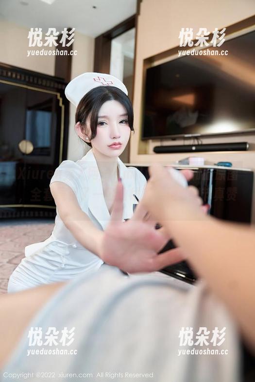 Xiuren秀人网 - Emily尹菲的和服原图，全套展示了一份曲线美，嗯...细节真赞。