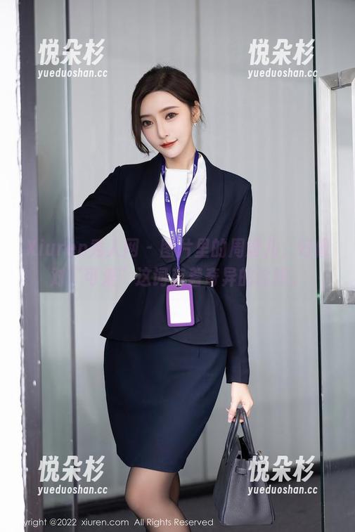 Xiuren秀人网 - 图片里的周波儿，好像对“可爱”这词有着奇异的诠释。