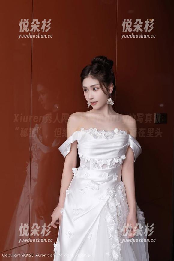 Xiuren秀人网 - 沫晓伊baby的写真很“秘密”，但细看总有些小细节藏在里头。