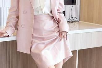 Xiuren秀人网 – 来看看熊吖BOBO的制服设定，高清分享给视力极限挑战者！