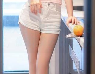 Xiuren秀人网 – 更新图！糯美子mini的镂空，像是在影子里找光的游戏