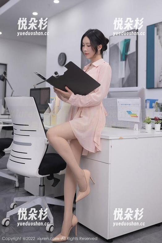 Xiuren秀人网 - 看陈怡曼coco如何玩转体操服图集，运动也能优雅动人！