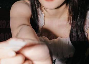 办公室的Zia(지아)：现代女神，快来下载她的写真，抵抗不了的诱惑！