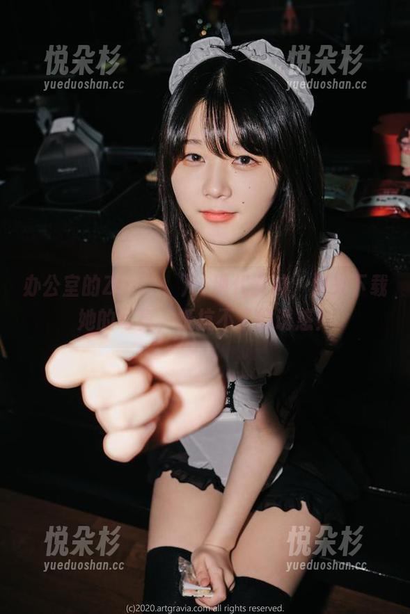 办公室的Zia(지아)：现代女神，快来下载她的写真，抵抗不了的诱惑！