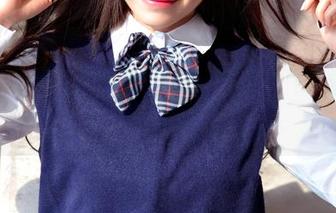 pans – 性感不失青春气息，夏涵让校服看起来好得不得了！