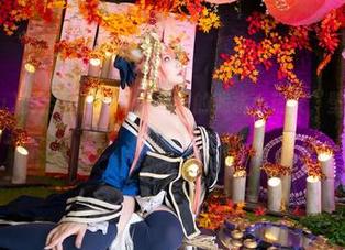 サク(saku)的浴缸世界：合集里的戏水小精灵，壁纸上也在翻腾!
