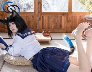这组写真集，九柒喵的体操服白子，似乎在与我进行无声的对话。