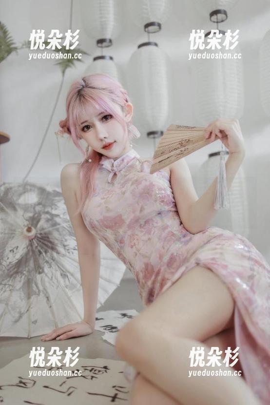 让人浮想联翩的私拍，仙女月的内衣图集竟是如此多姿。