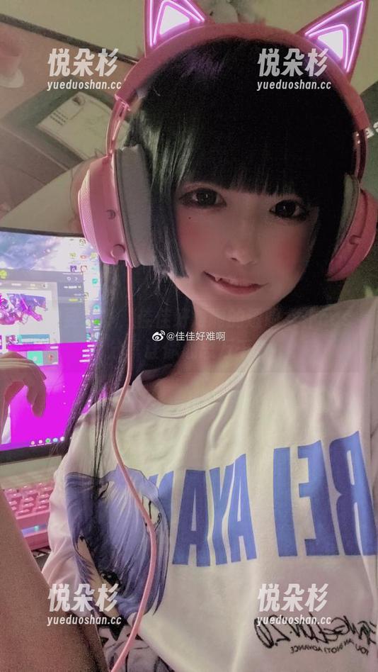 不需要太多，佳佳好难啊的透明女仆cos分享让你心思万千。