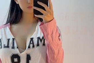 微密圈 – 俏妞qiaoniu66在牛仔短裤里的那种自信，唉，图片分享让我也想尝试一下了。