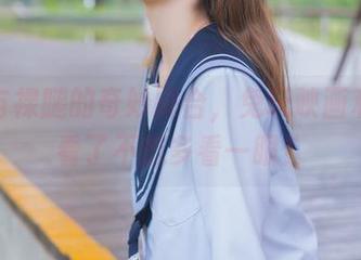 制服与裸腿的奇妙融合，兔玩映画私拍谁看了不想多看一眼？