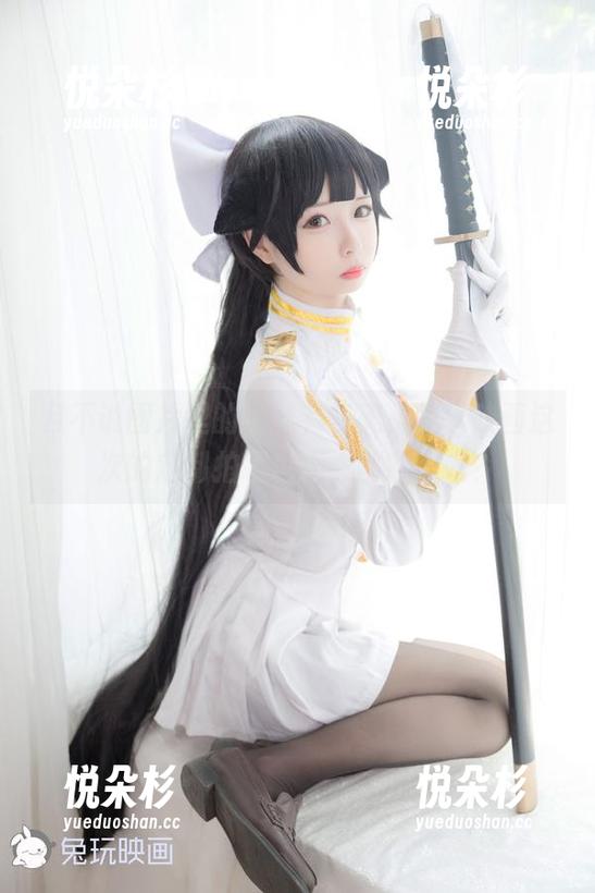 且不说图片里的学妹有多美，兔玩映画这次的定制拍摄也太有创意了吧？