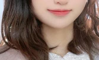 玛丽萝丝在千阳快起床的美图合集里，似乎看到了另一个“我”？