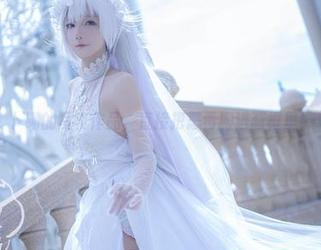 卜呦的写真作品，直接把恶毒搬进画框里！
