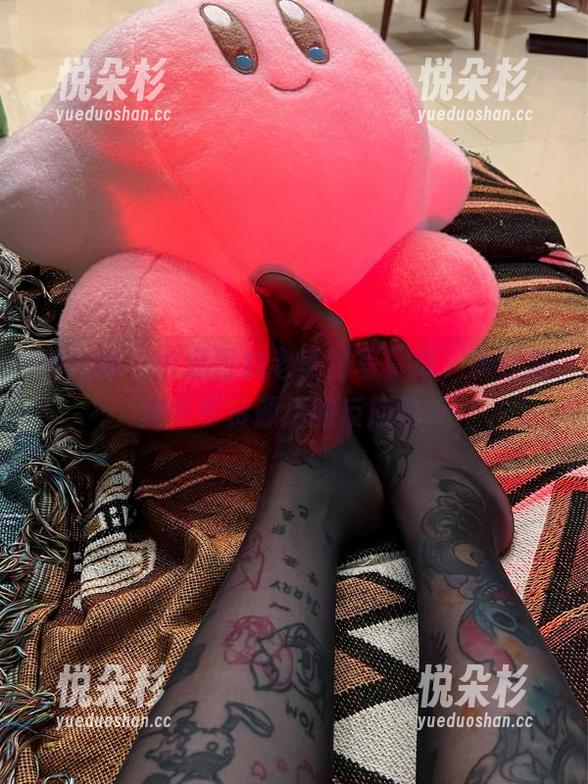 微密圈 - 卡通百科老王的写真集，拿到嘉宾专享资源后的反应是…