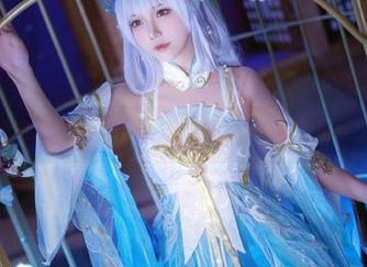 看大肉丸Amiee摆弄校服cos，图册里也有些小尴尬