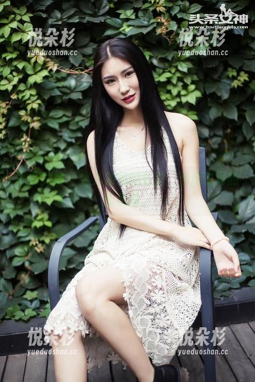 头条女神 - 火儿姐姐的私拍，消磨时间的新机遇。