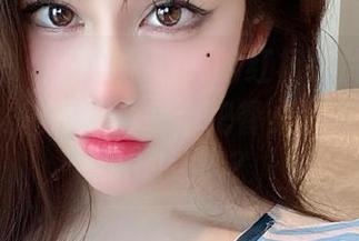 微密圈 – 奔跑的晶骡儿的红裙照片，免费送出！谁能不想看一个把餐桌跑成catwalk的达人？