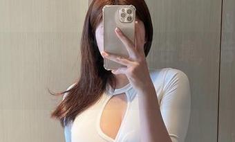 微密圈 – 新到的奶宝妹纸合集，后背似乎在低语…