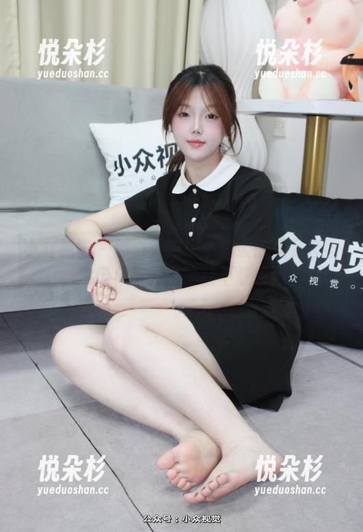 小众视觉 - 独一无二：小薯条的美足套图精选，你的白跑鞋不敢接招