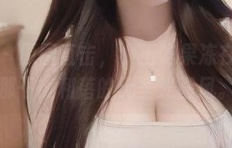 微密圈 – 原图直击，小玉吃果冻在浴缸里那干脆利落的无圣光画风。