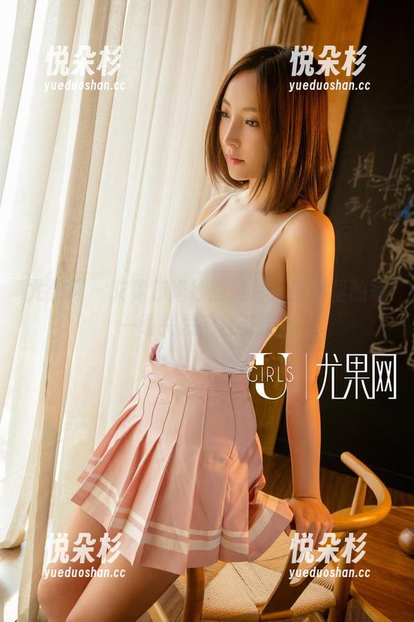 尤果网 - 艾霓莎婚纱的照片，原图里的每一缕头发都在反抗。