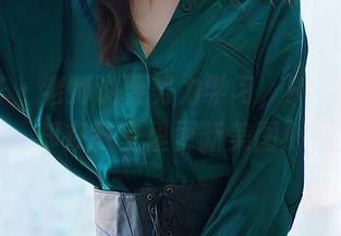 尤蜜荟 – 老师说要努力学习，H杯陈若初却在教室里更新美图！