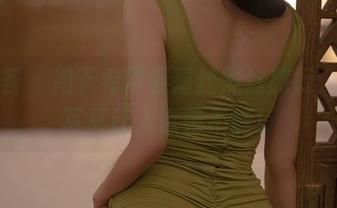 尤蜜荟 – 周于希带着蕾丝黑丝旅行，免费写真让人欲罢不能！