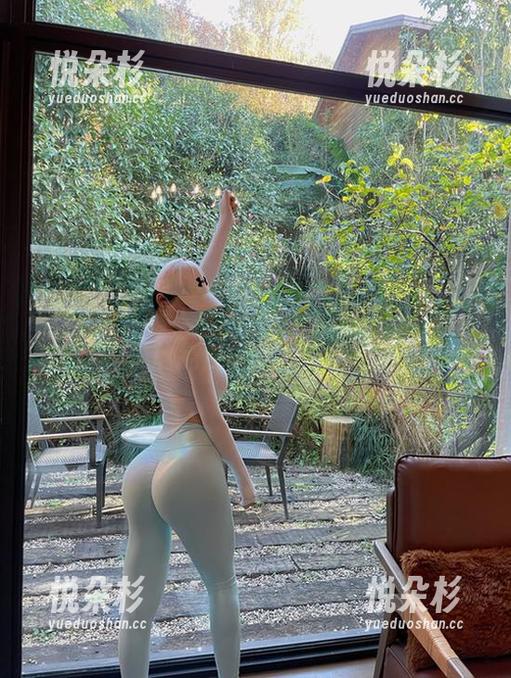 微密圈 - 看星星、做梦、钱不花，左公子666的免费写真新春特辑！