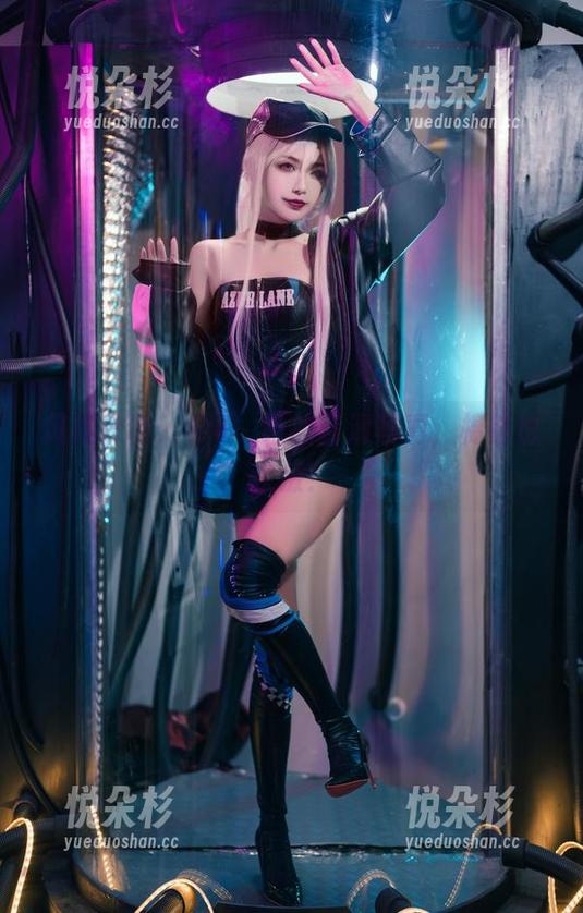 希希_啾 风格杂糅:希希_啾的高清写真,棉袜也反叛!