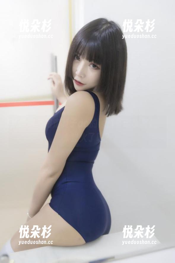 从原图看抱走莫子aa的黑丝圣诞比基尼，太过火了吧？