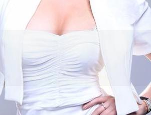推女郎 – 运动？不，其实是赵纹清的美图秀！