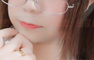 图片中的诱惑，黑丝小恶魔，摇摇乐yoyo闹得真不小啊。