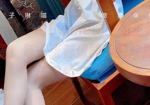 微密圈 – 林子喵Lynne的空姐主题作品，必得分享！每一张都像能听到广播，飞向无尽的蓝天。