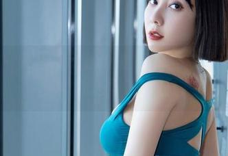 微密圈 – 果儿Victoria的写真合集：骚气十足，献礼还得加点料！