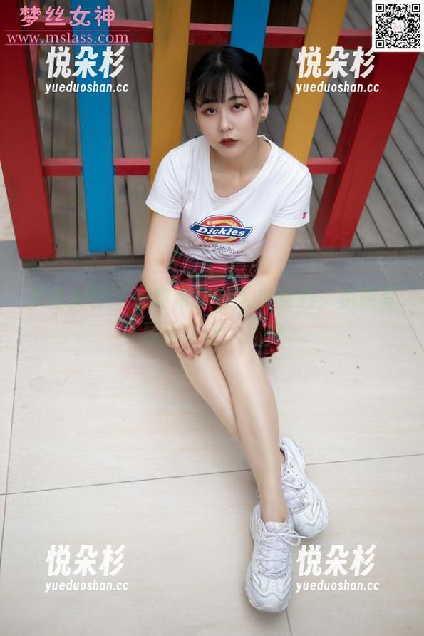 梦丝女神 - 灵唯带你进入少女心，免费写真看得让人晃神